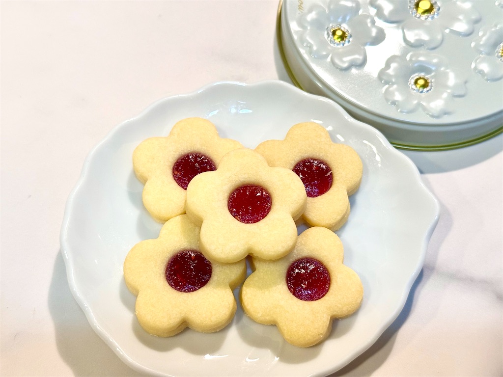Jammie Dodgers イギリス　缶 ハートジャム　ビスケット Jammie Dodgers イギリス 缶 ハートジャム ビスケット - メルカリ