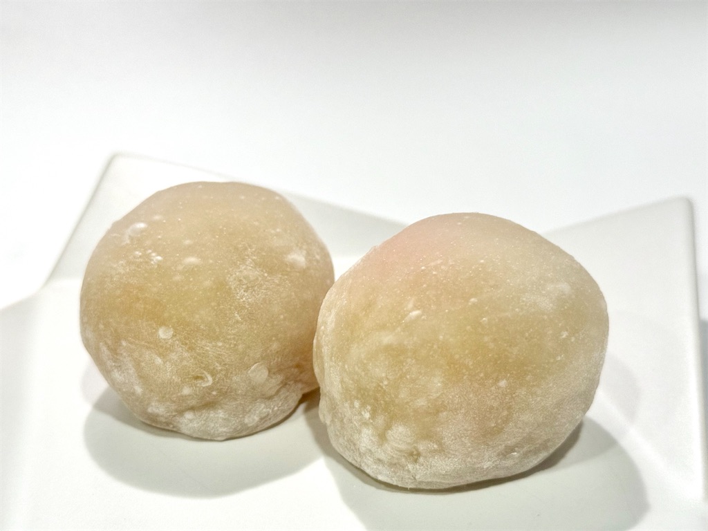 いちご大福餅 引網香月堂』いちご餅。いちごと練乳テイストをイメージした