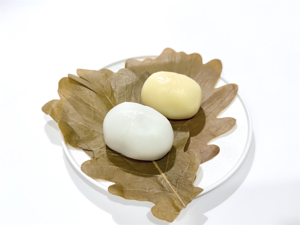 赤坂『とらや』柏餅、こしあん&味噌あん。季節の生菓子、香ばら&竹子形