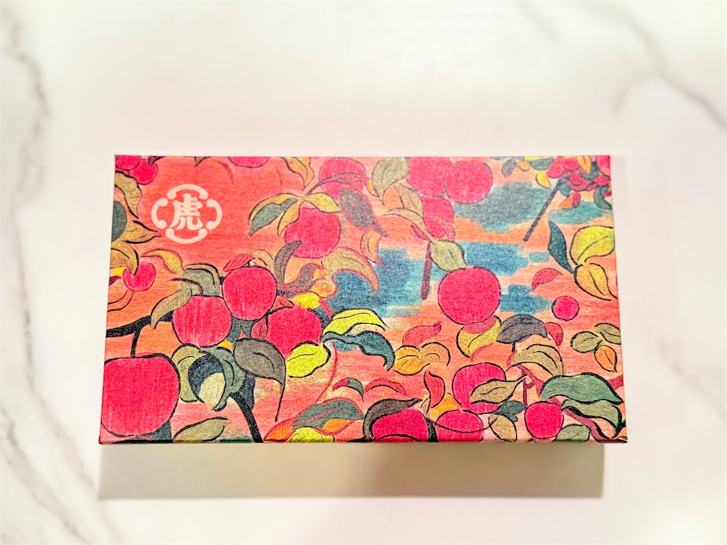 とらや』TORAYA PARIS45周年、ノワールの調べ&ポムカルバドス - お菓子