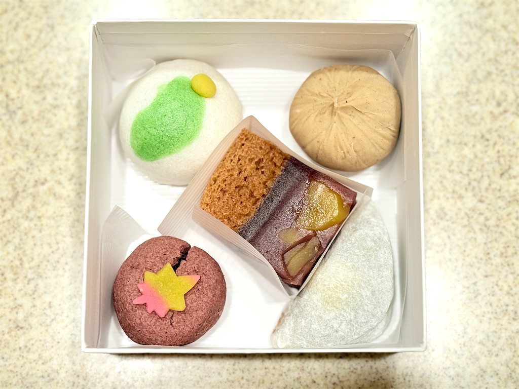 むらさきや 名古屋『むらさきや』栗菓子。JR高島屋で出会った上生菓子の詰め合わせ