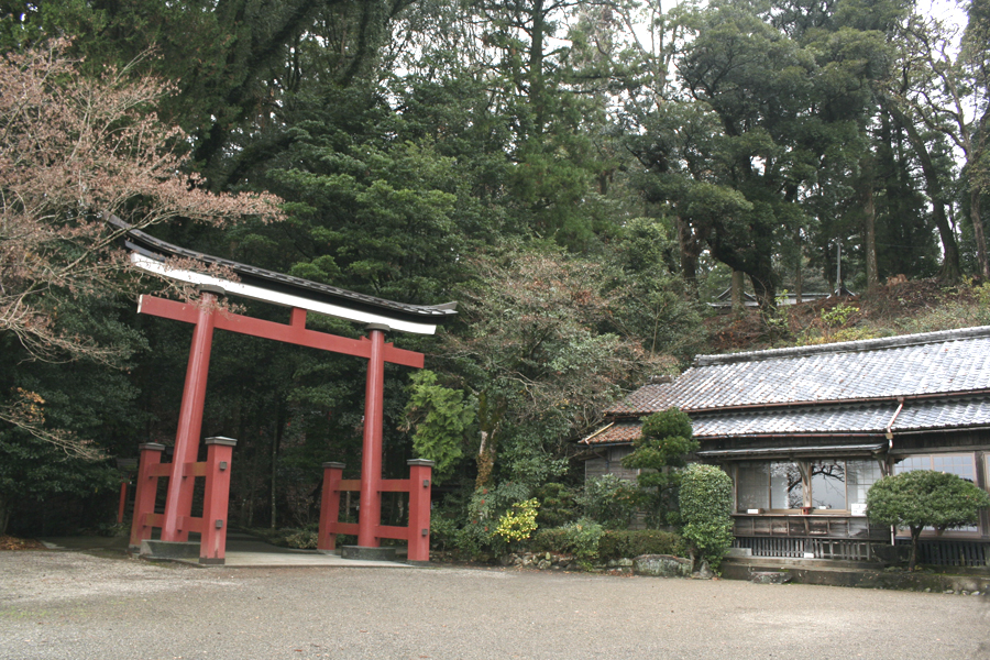 霧島東神社