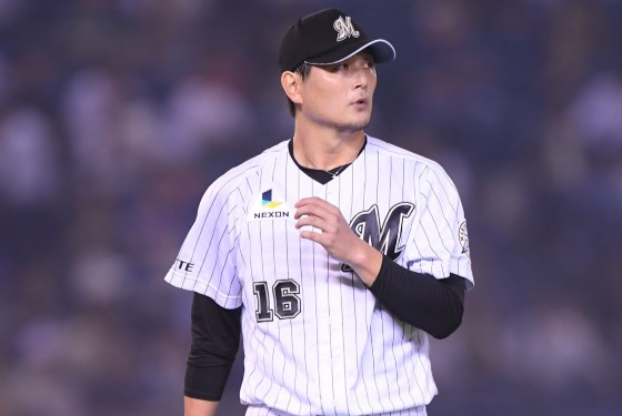 涌井秀章ピンバッチ 涌井秀章が現状維持2億円でサイン、背番号18に変更…ロッテ17日の
