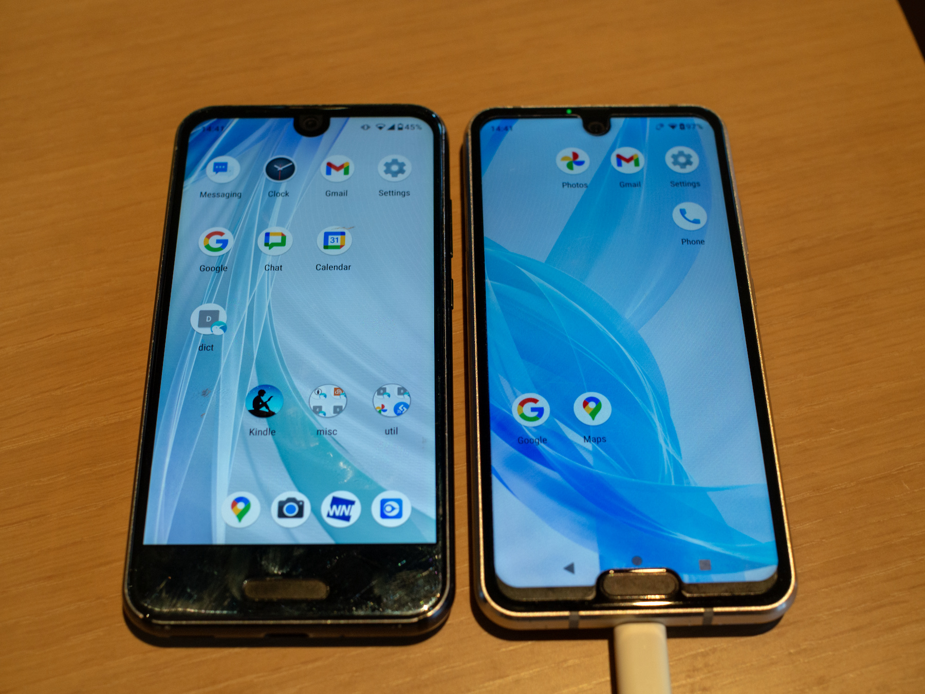 AQUOS - 【美品】AQUOS R2compact　国内版SIMフリー端末 今だから注目すべきコンパクトスマホ「AQUOS R2 compact