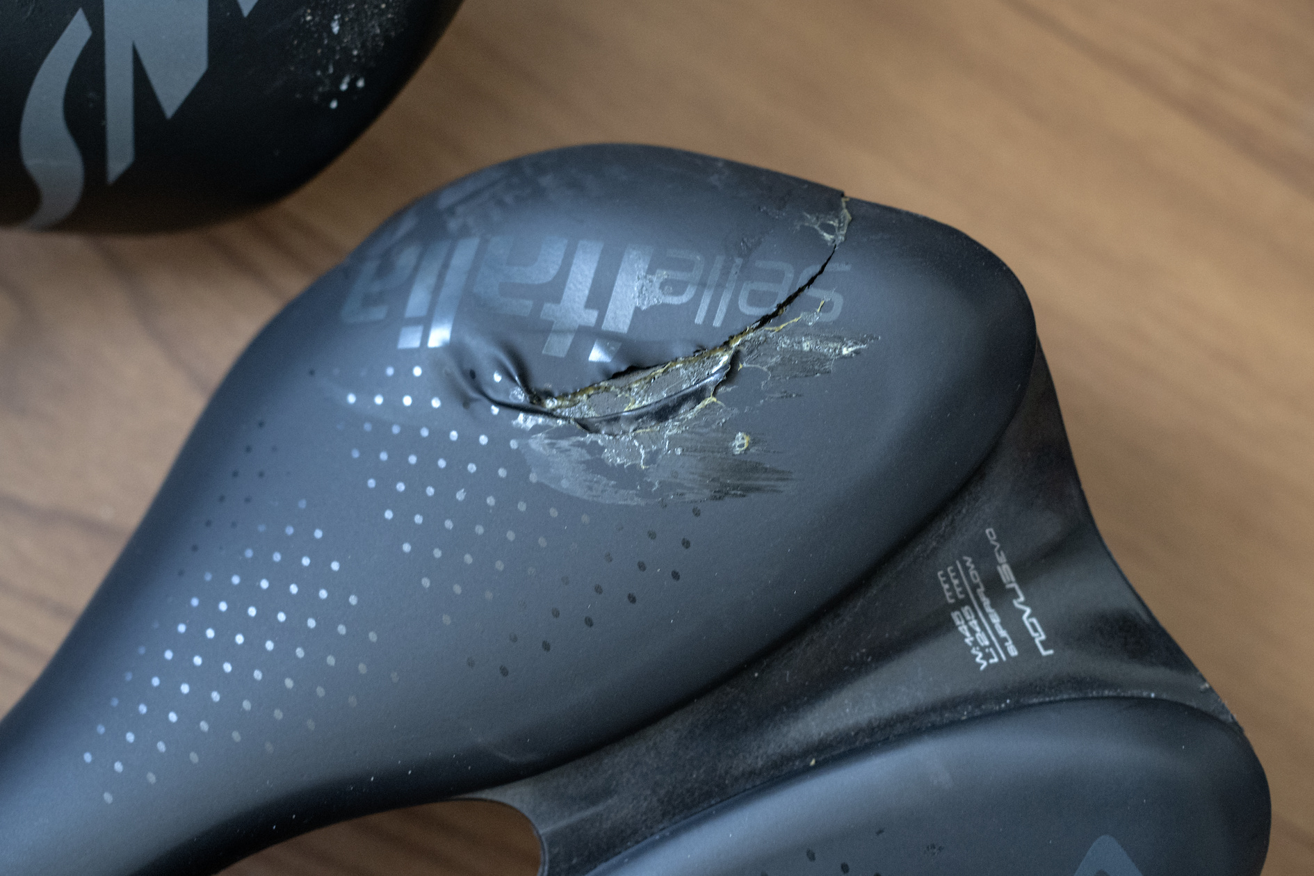ブロンプトンにSelle Italia NOVUS BOOST EVOを着けてみた - 豪鬼メモ