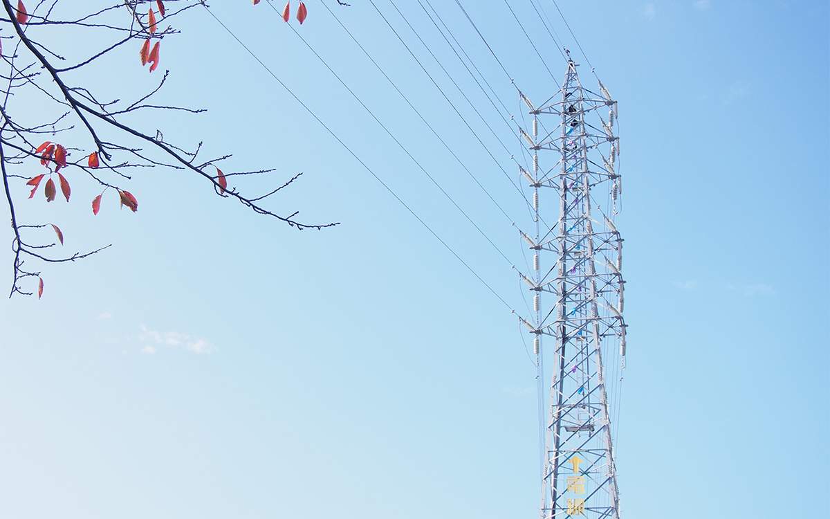 八楠の送電鉄塔