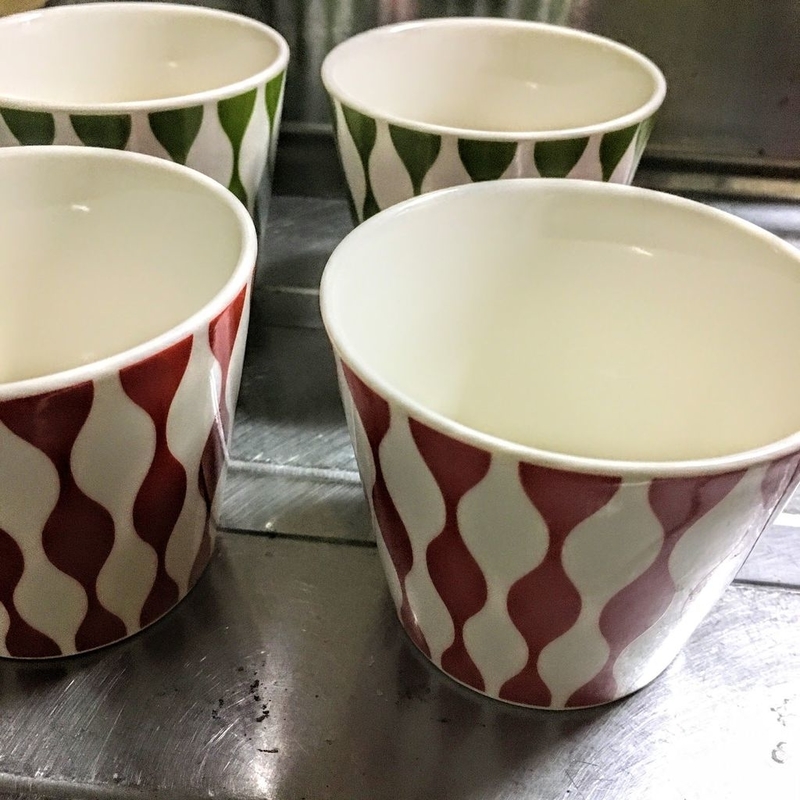プリンの容器にダイソーのそばちょこ