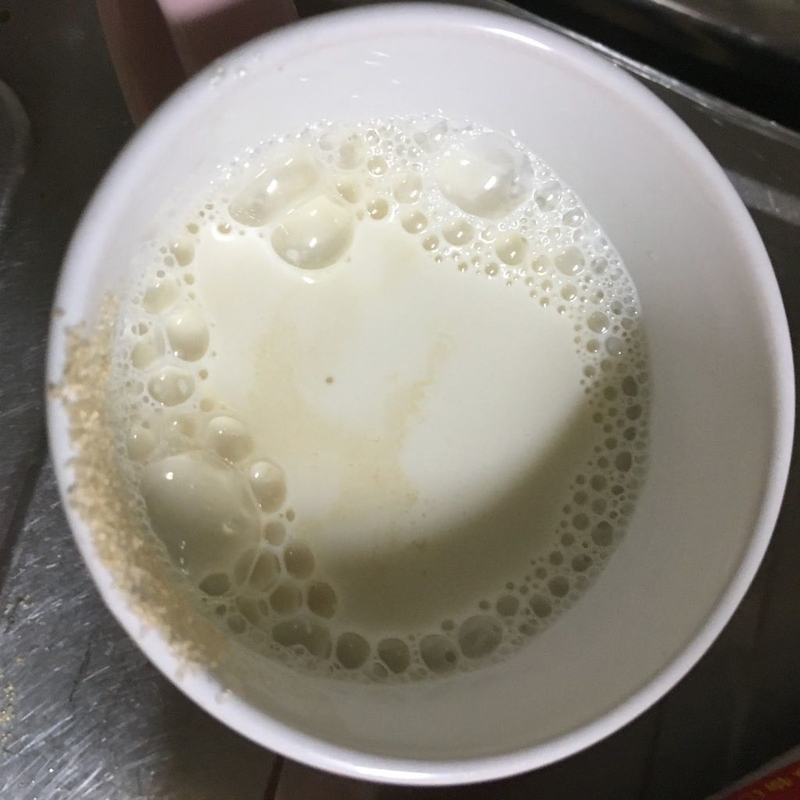 豆乳にラカントSを入れる