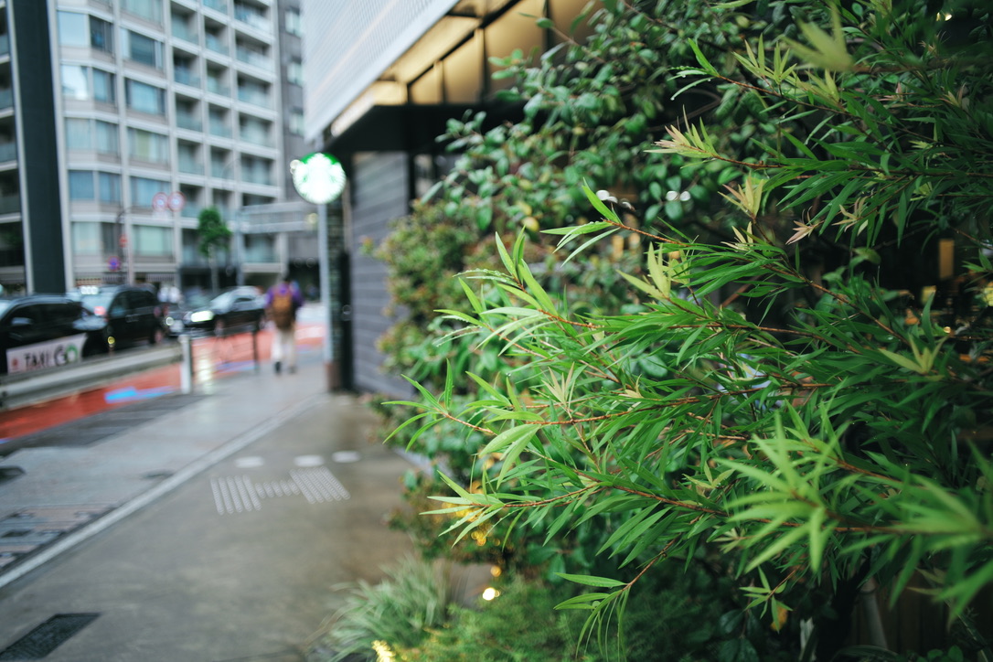 小川町のスタバ前