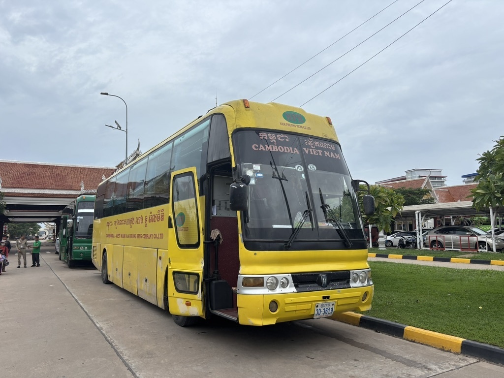 Phuong Heng Busのバス車両