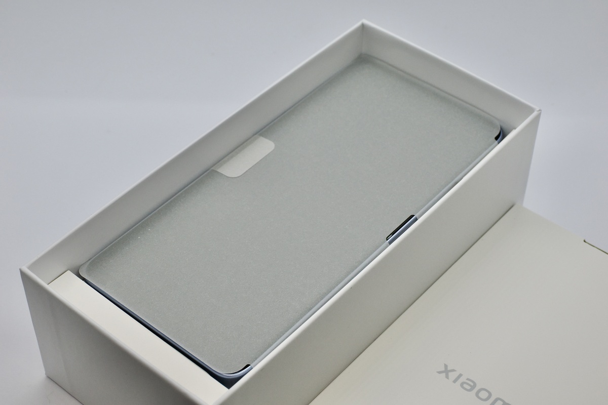 箱に入ったXiaomi14T