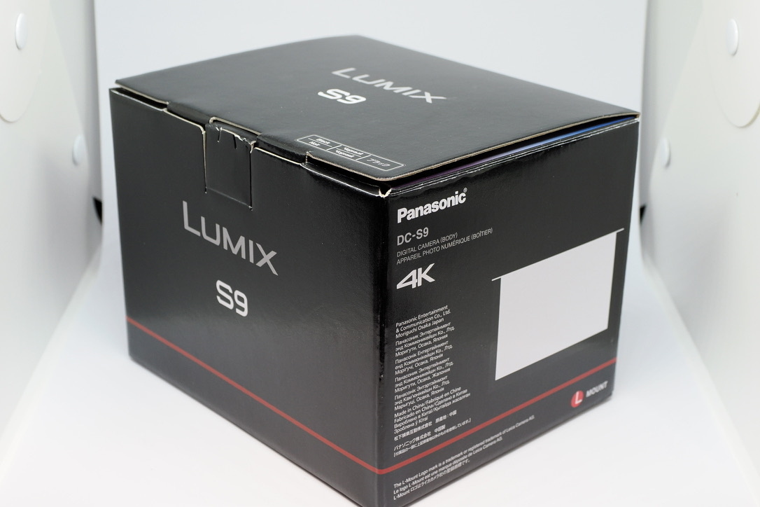 LUMIX S9の空箱が届きこの箱に自身のLUMIX S9を入れて出荷する