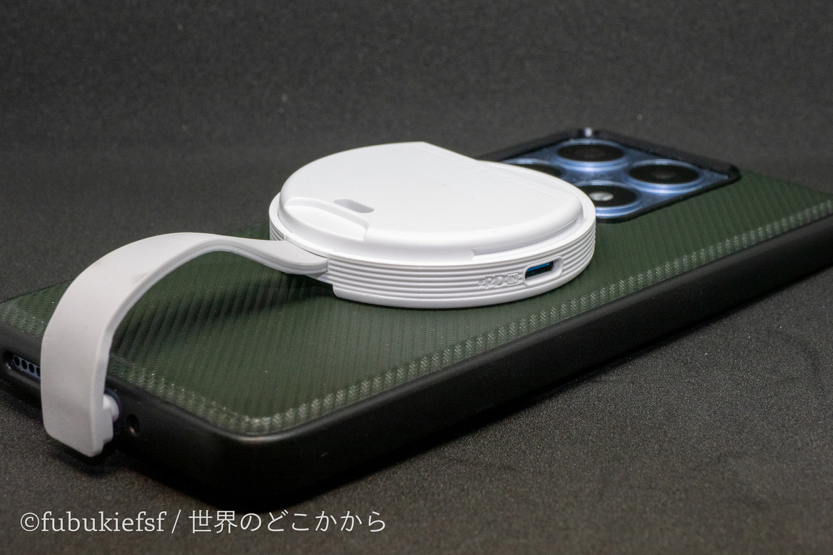 Xiaomi 14Tに装着した様子
