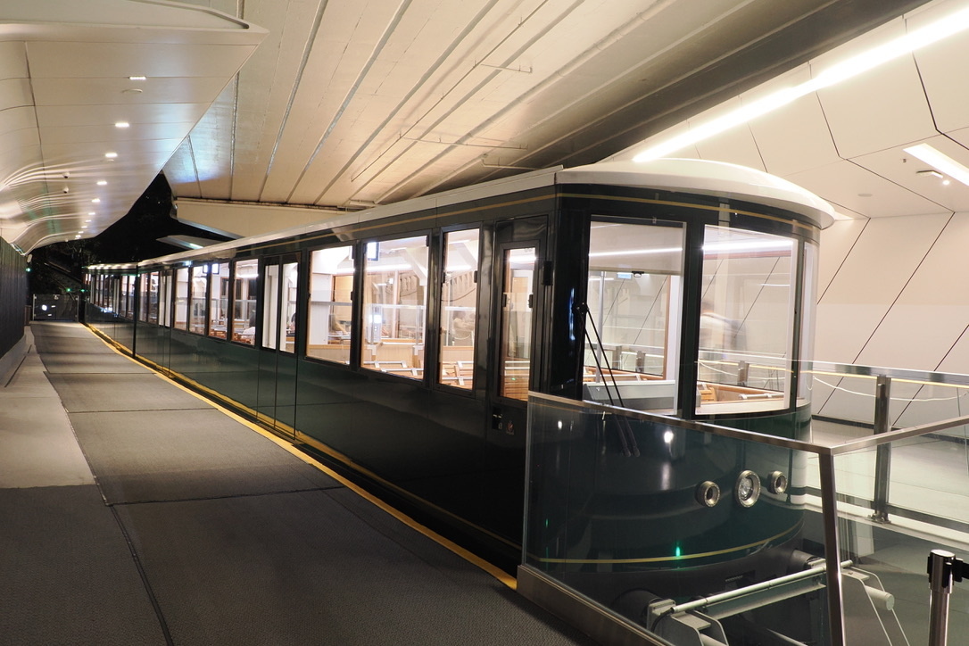 2022年から運行している6代目ピークトラム車両