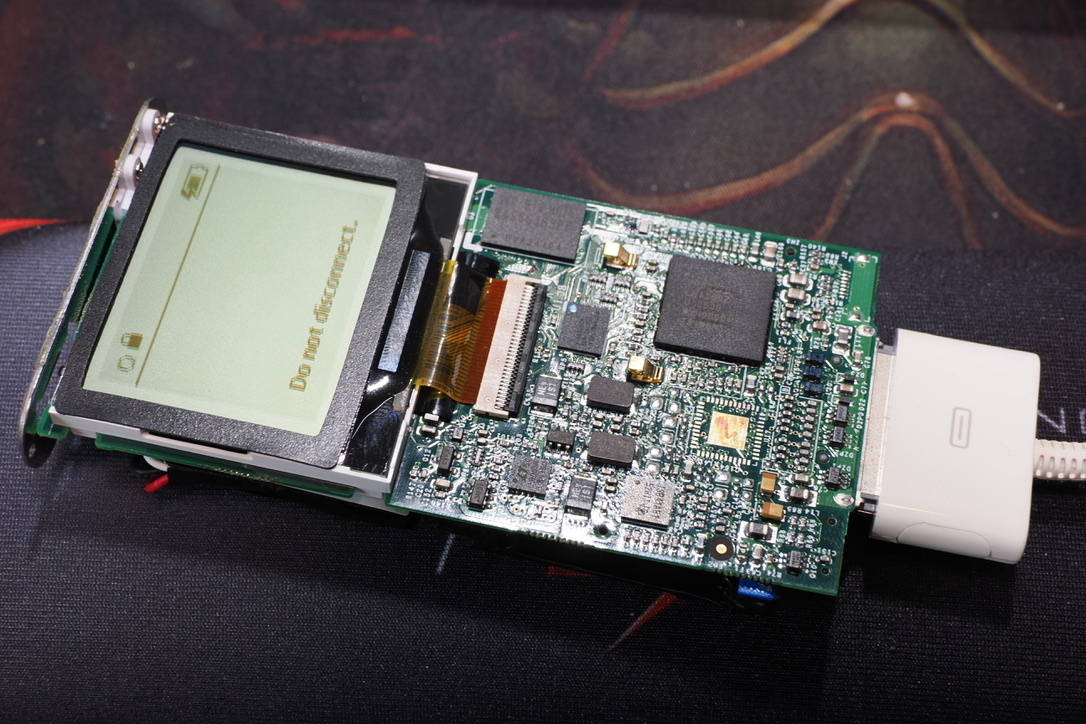 基盤のみの状態でPCに接続して動作確認を行った