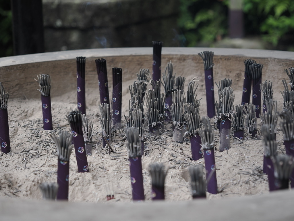 OM-3 + M.Zuiko 12-45mm F4 Pro ISO200 40mm -0.3ev f4 1/400s(鎌倉 銭洗弁財天 宇賀福神社にて)