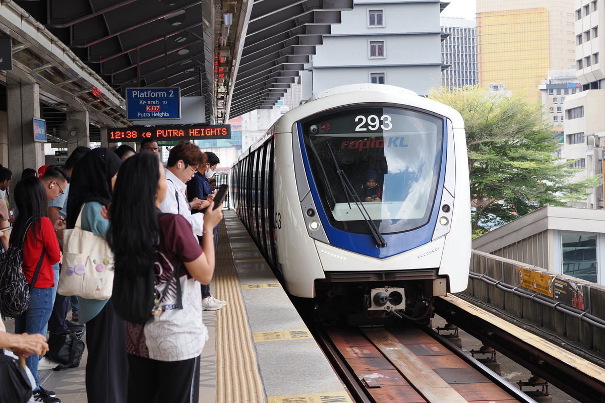 LRTは高架鉄道のこと