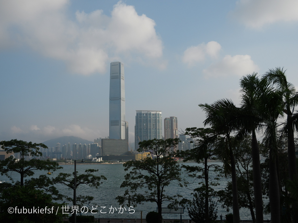 香港にて2 ISO 200 23mm 0ev f4 1/2000s