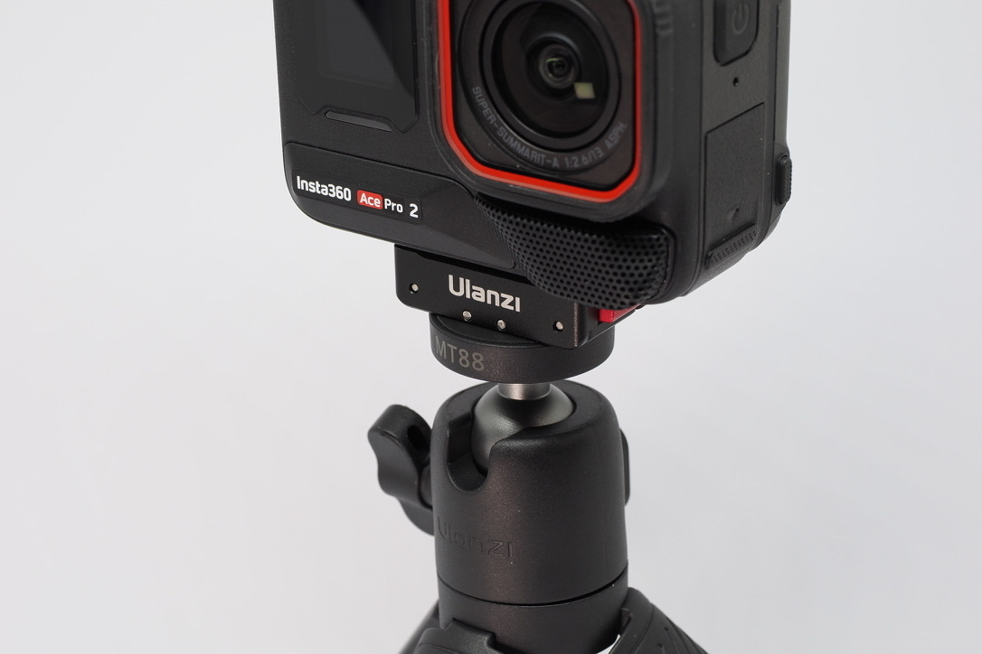 Insta 360 Ace Pro2をセットした様子