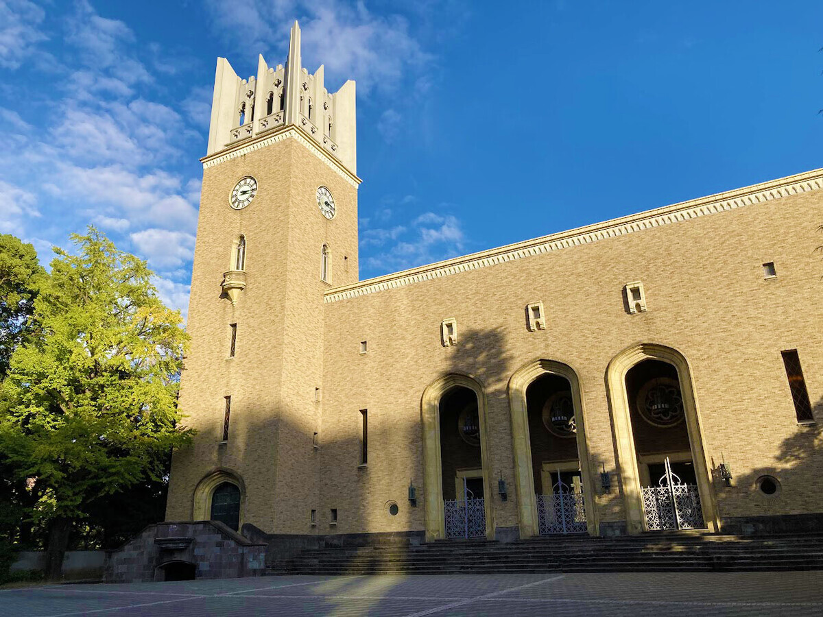 早稲田大学の大隈講堂の写真