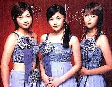 美勇伝の3人が写っているアーティスト写真