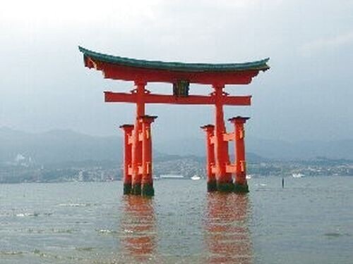 厳島神社の鳥居
