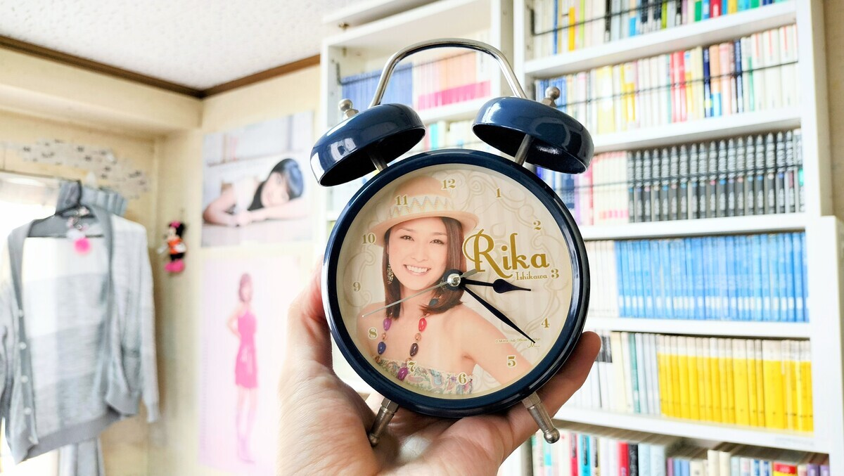 石川梨華ちゃんの目覚まし時計の写真