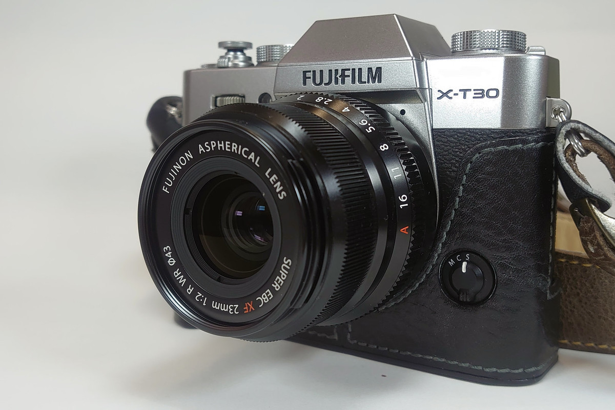 FUJIFILM XFmm F2 R WR レンズ購入   透明な七月