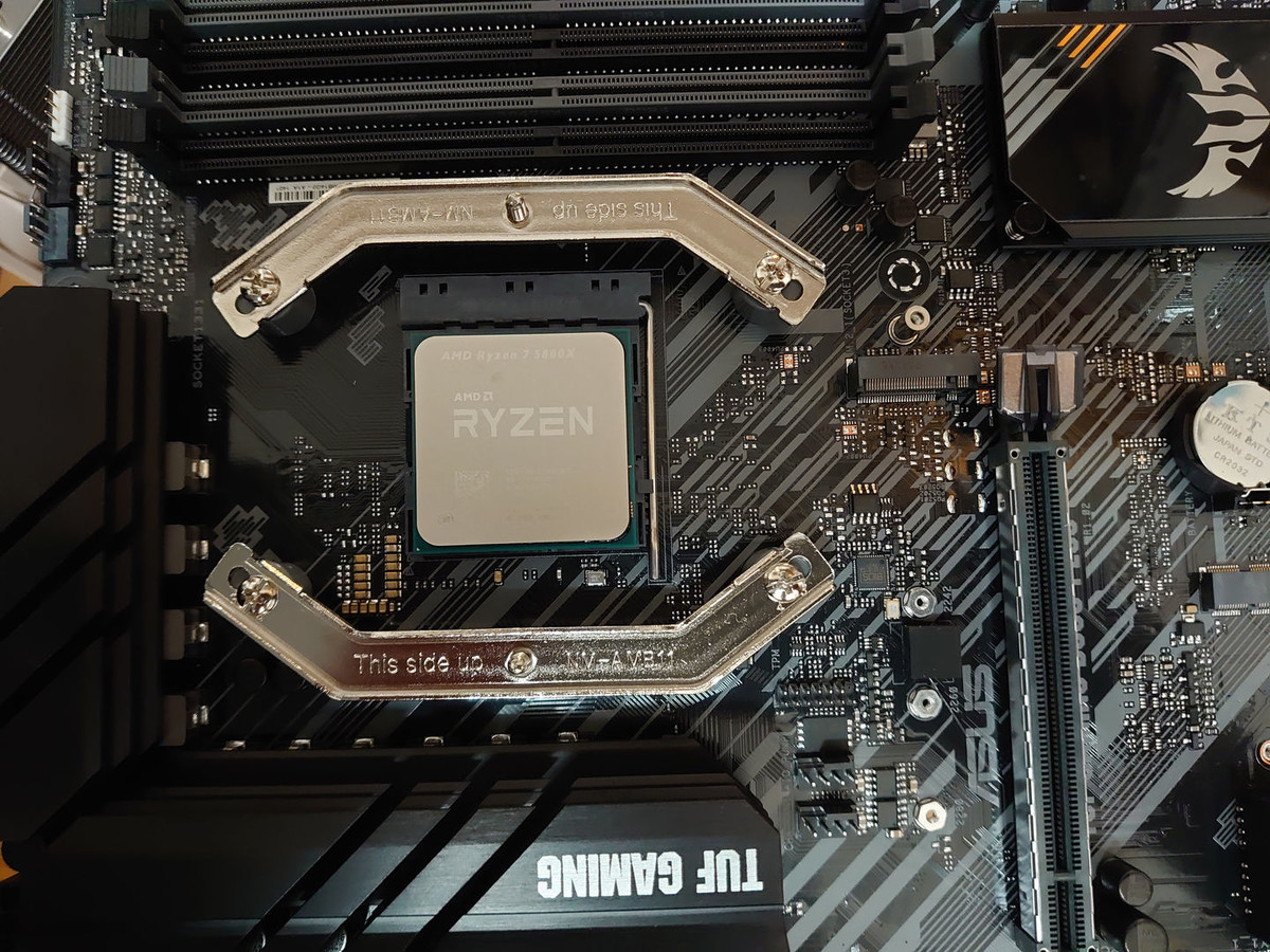 パソコンの中身をRYZEN 7 5800Xに交換した - 透明な七月