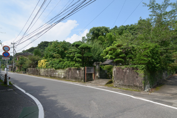 山城の麓に中世の風情を残した街並み