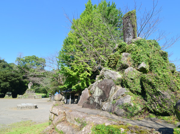 島津義弘の居館であったことをお示す立派な石碑