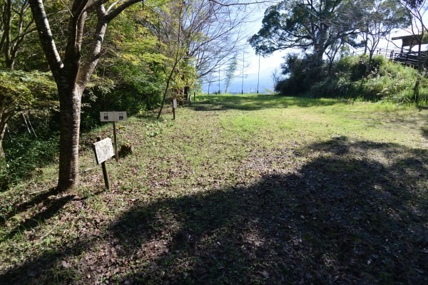 山城跡の広場