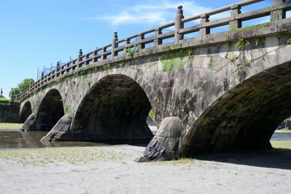 アーチの美しい石橋