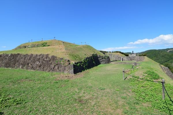 段差状の曲輪跡