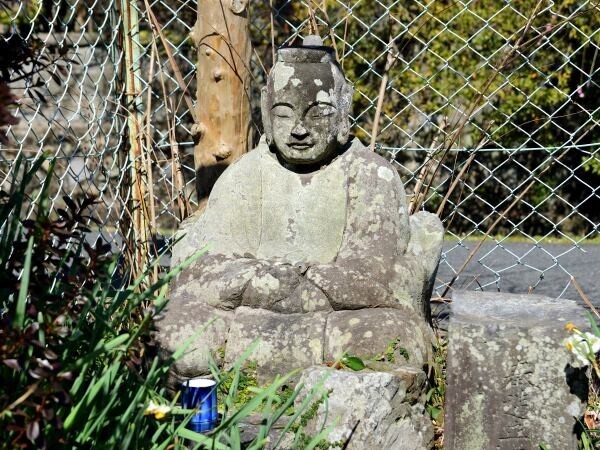 衣冠束帯姿の田の神像