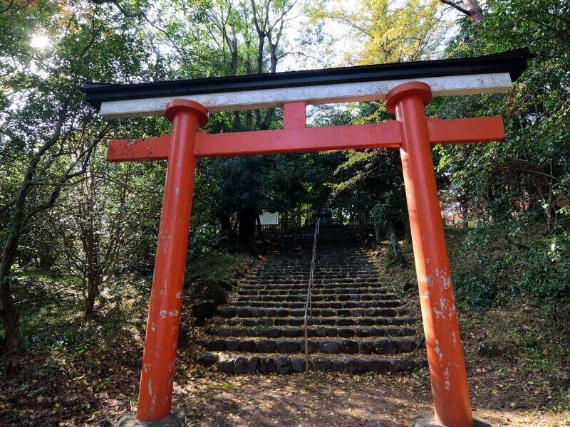 鳥居と祠
