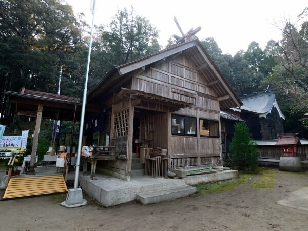 霧島岑神社の社殿