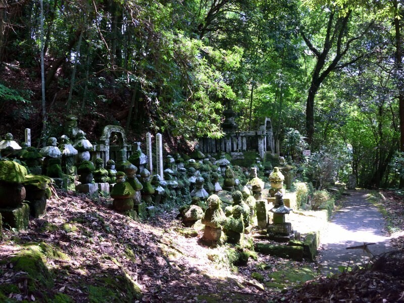 古石塔群