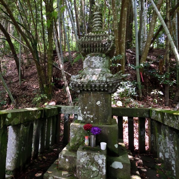 丹後局の墓
