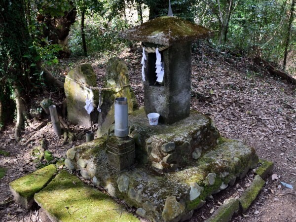 石祠