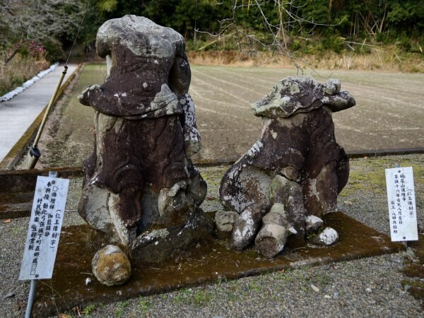 壊れた像