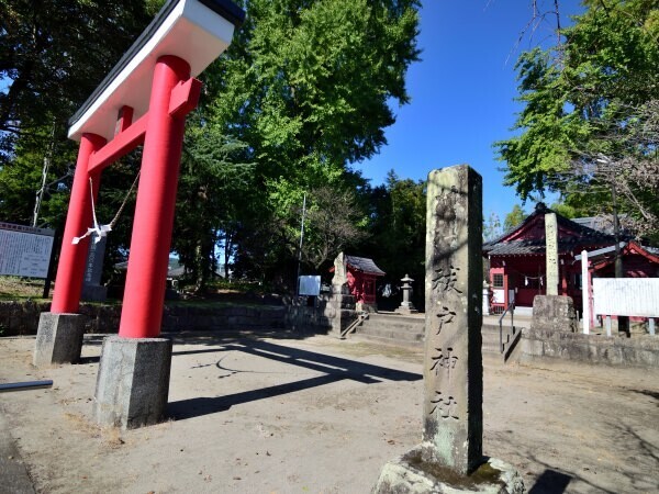神社の入口近くに