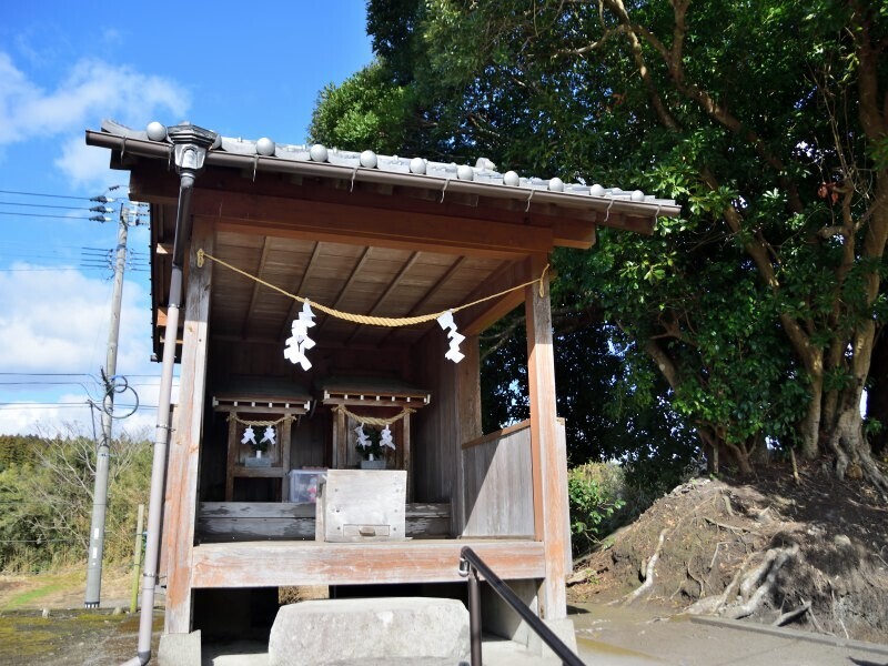 ここも祭壇が二つ