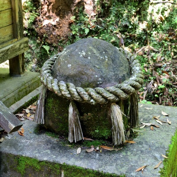 宮毘神社の境内に
