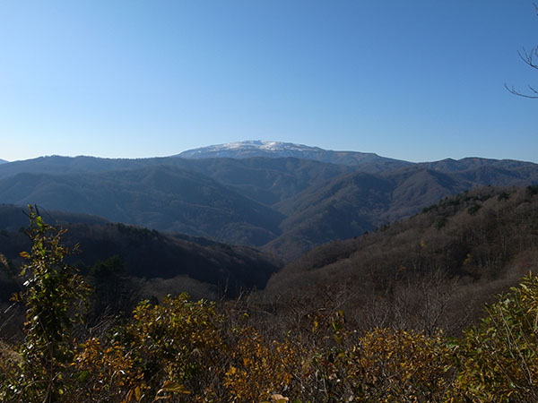 月山はすっかり白くなりました