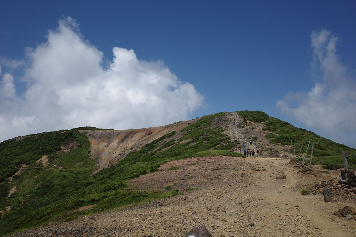 ワサ小屋跡から地蔵山を見たところ