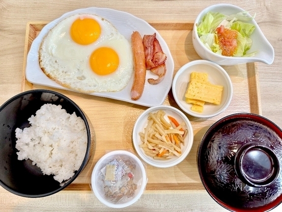 coco's AIrport Diniing-6