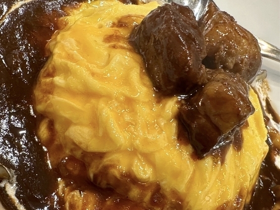 空港限定メニューのデミオムライスをいただきました2