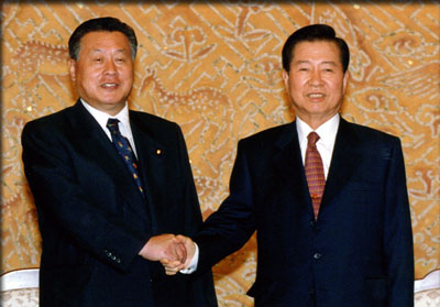 5月29日のできごと(何の日)【森喜朗首相】韓国・金大中大統領と会談