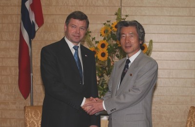 5月27日のできごと(何の日)【小泉純一郎首相】ノルウェー首相と会談